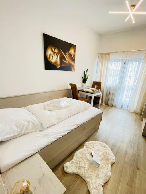 Fewo 20 - Appartement Im Rottalblick - Youngmodern Wohnen Mit Bademantelgang Zur Therme, Tv, Balkon Und Persoenlichem Gaesteempfang Von Astarte Estate Bad Griesbach  Exterior foto